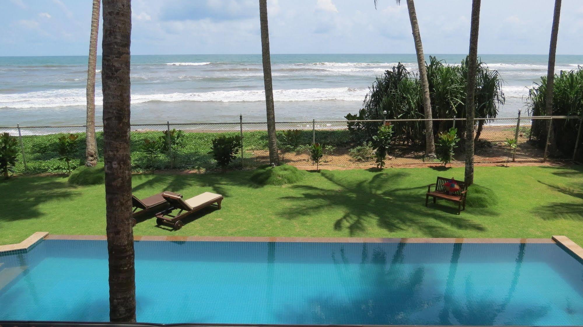Maresia Beach Villa Wadduwa Exterior photo
